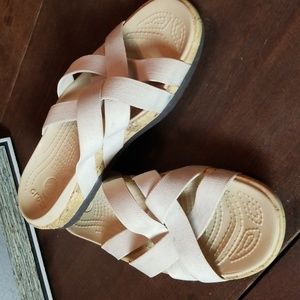 Crocs | Cream Elastic Band Sandals